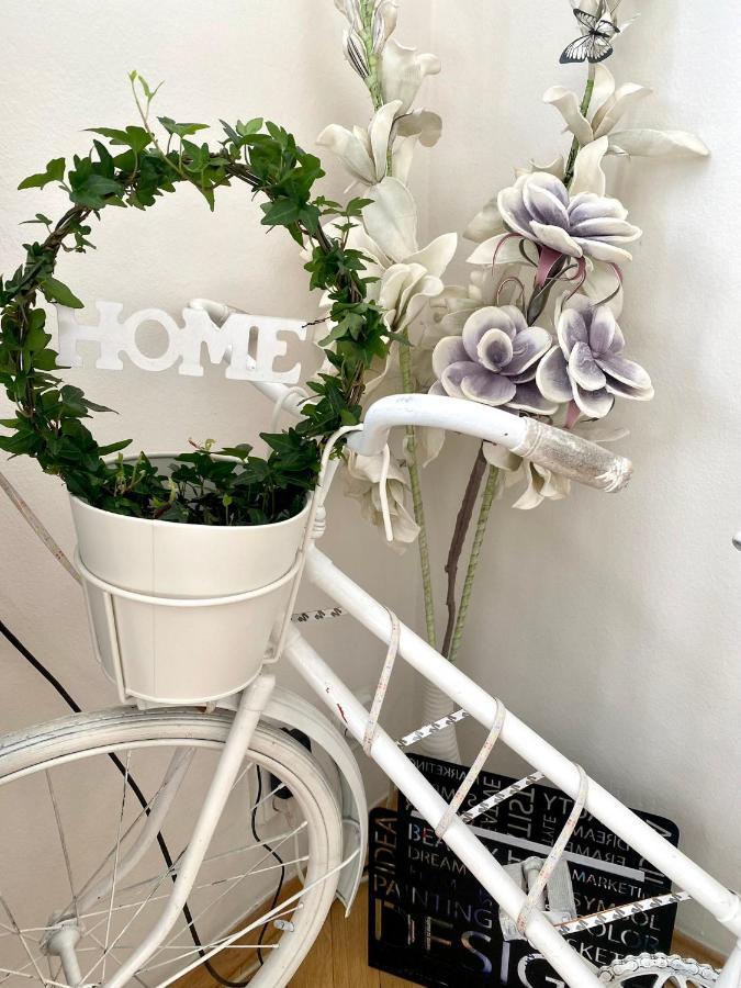 פראג Fantastic Apartment In The City Center מראה חיצוני תמונה