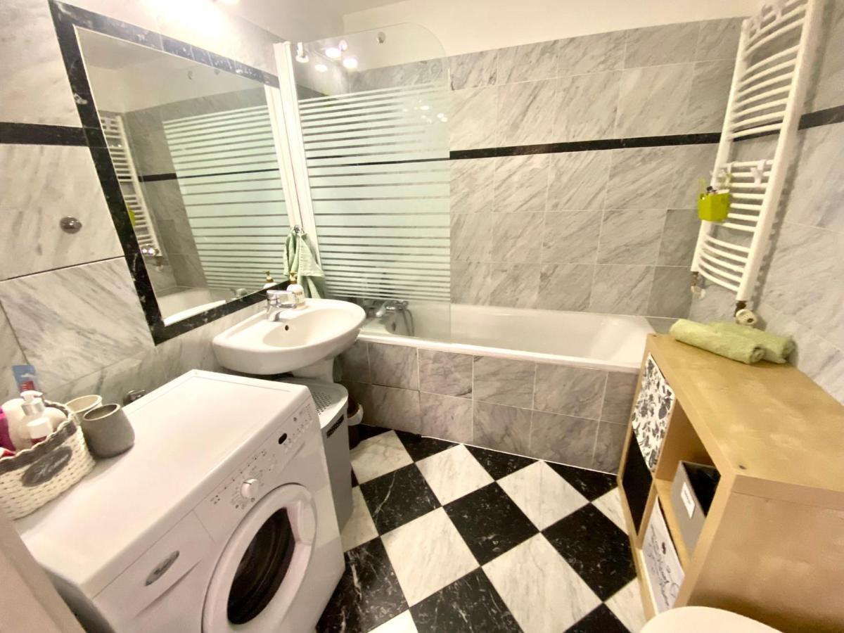 פראג Fantastic Apartment In The City Center מראה חיצוני תמונה