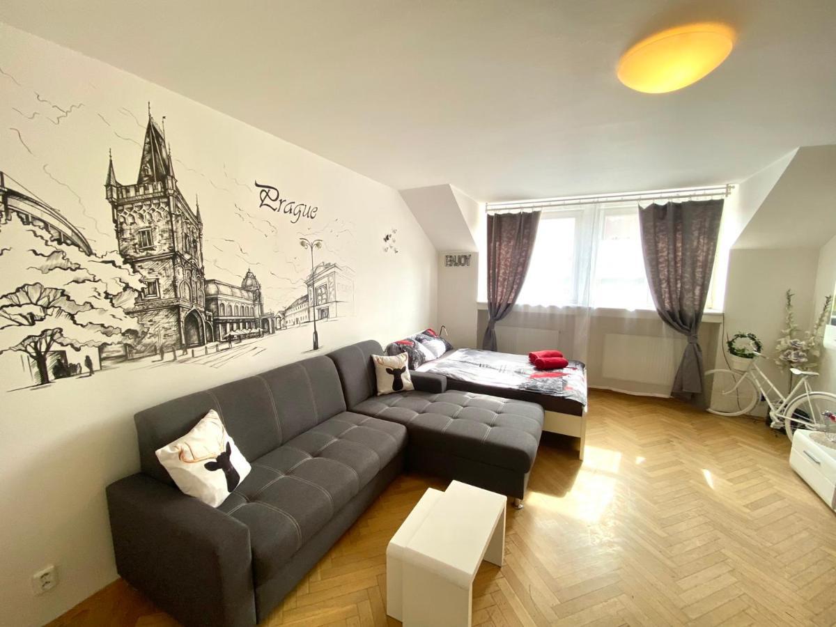 פראג Fantastic Apartment In The City Center מראה חיצוני תמונה