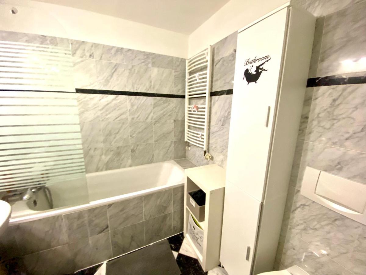 פראג Fantastic Apartment In The City Center מראה חיצוני תמונה