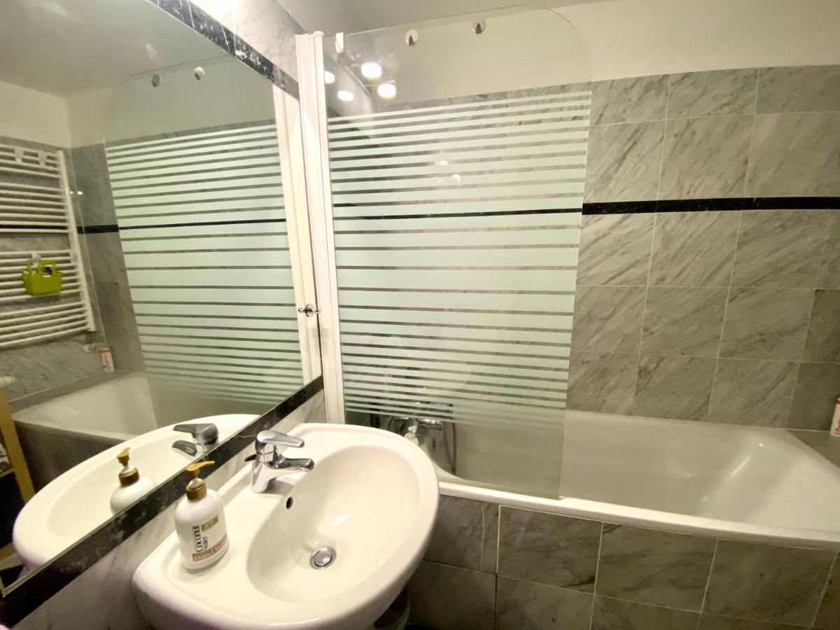 פראג Fantastic Apartment In The City Center מראה חיצוני תמונה